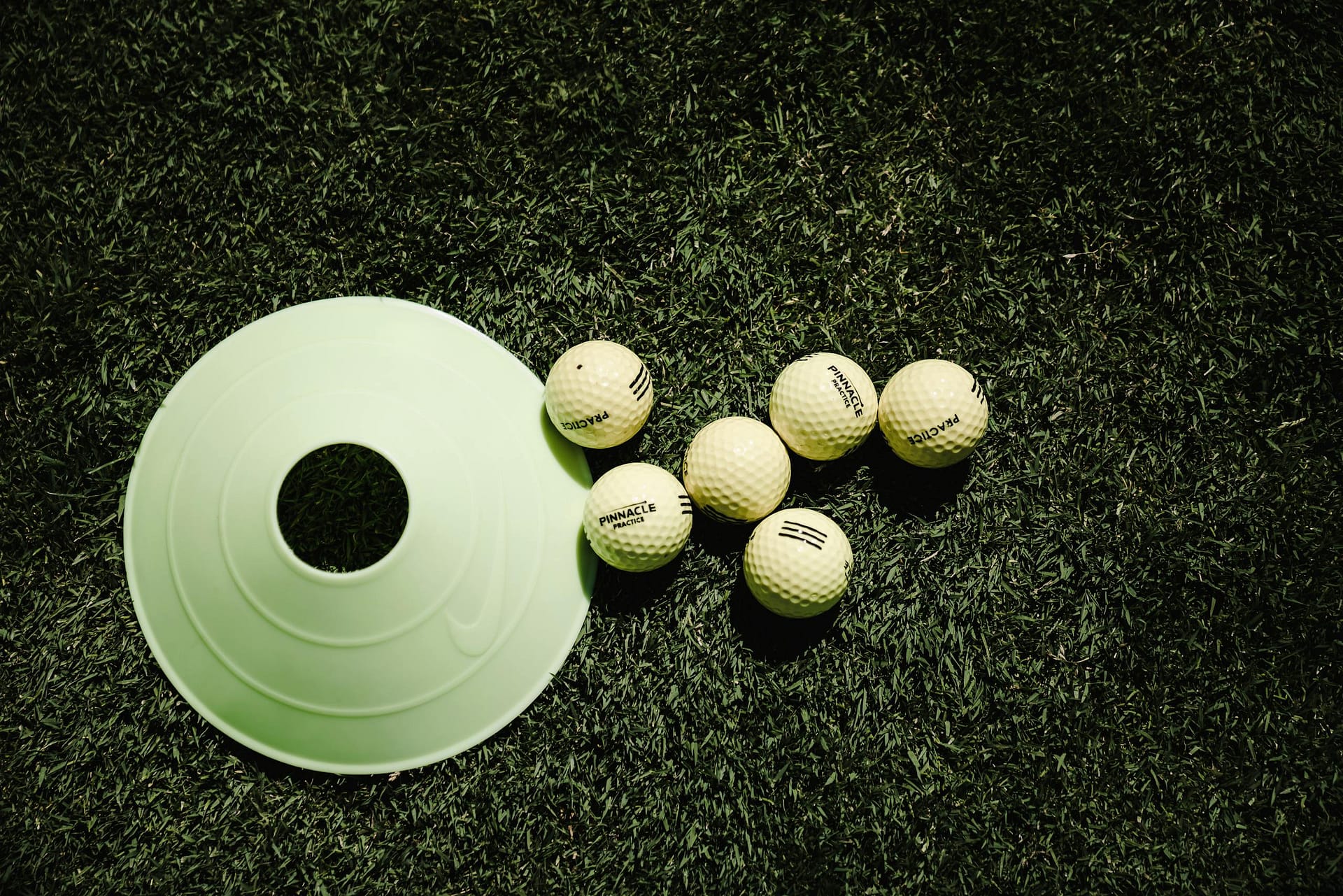 Read more about the article What Golf Ball Compares to the Titleist Pro V1x?